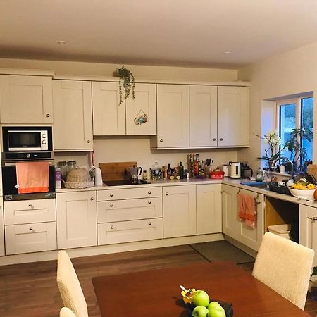 Ensuite At The Foot Of Dublin Mountains Bagian luar foto