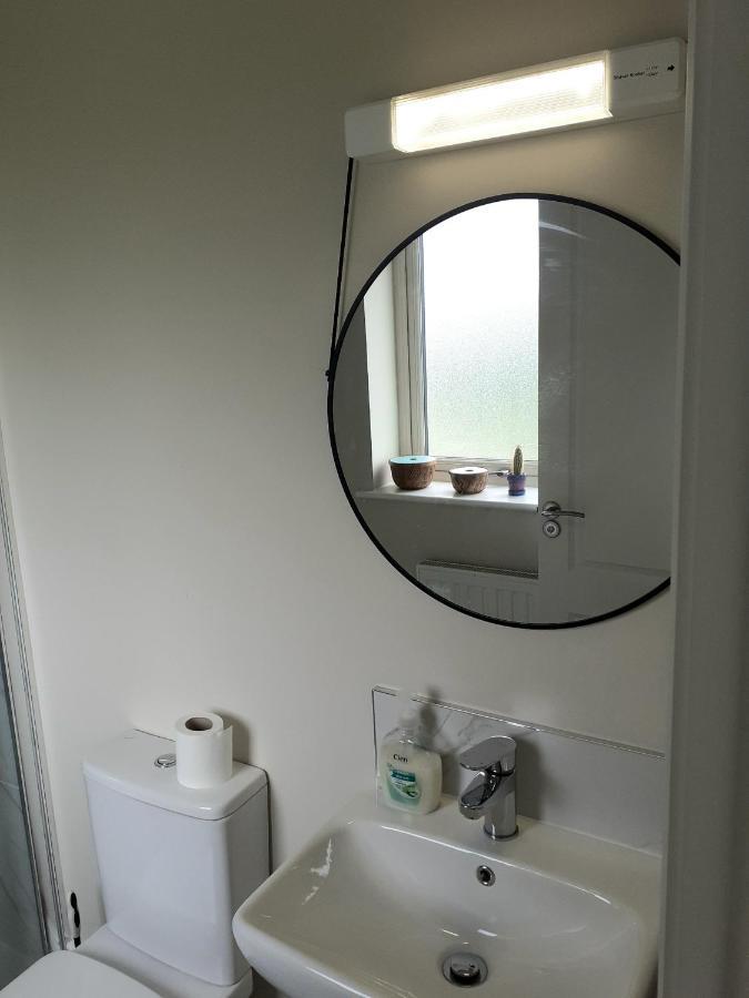 Ensuite At The Foot Of Dublin Mountains Bagian luar foto