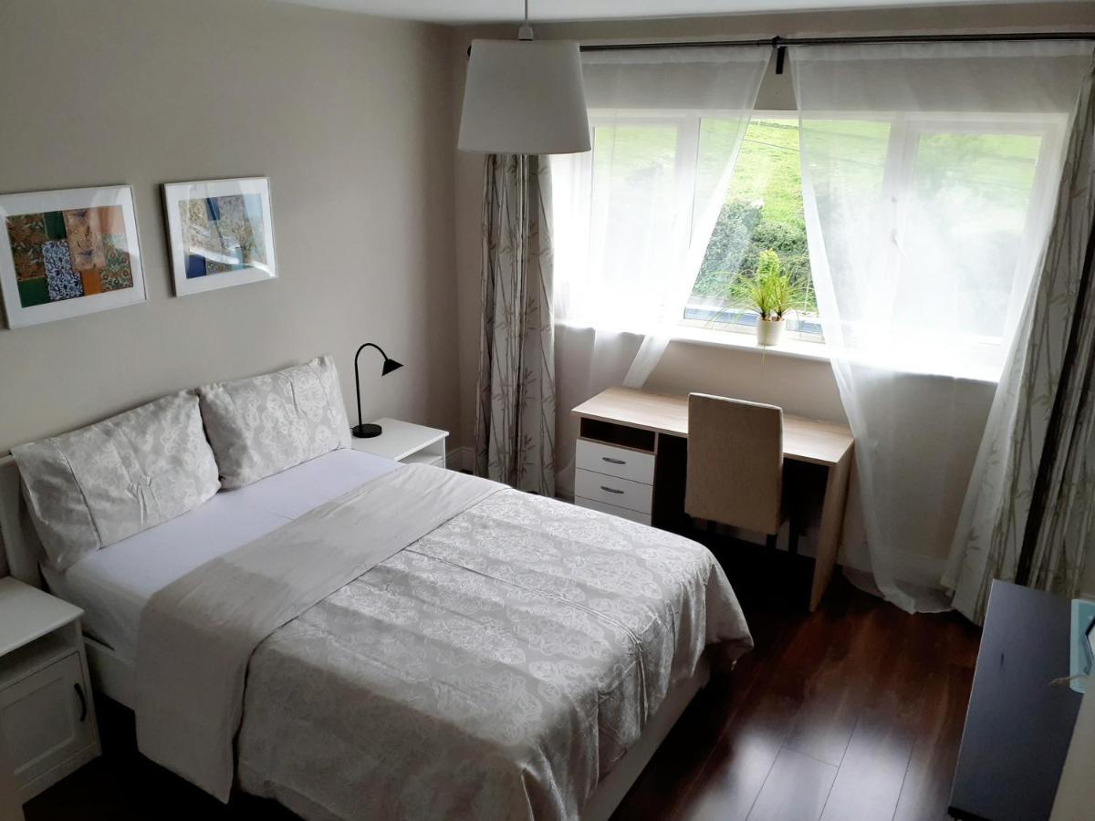 Ensuite At The Foot Of Dublin Mountains Bagian luar foto